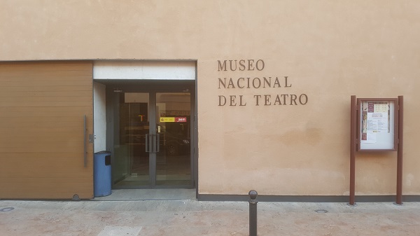Entrada accesible al Museo Nacional del Teatro, Almagro