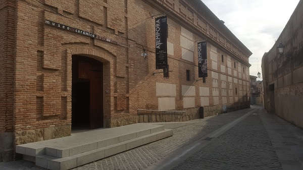  Fachada del Museo de la Cerámica Ruiz de Luna, Talavera de la Reina, Toledo.