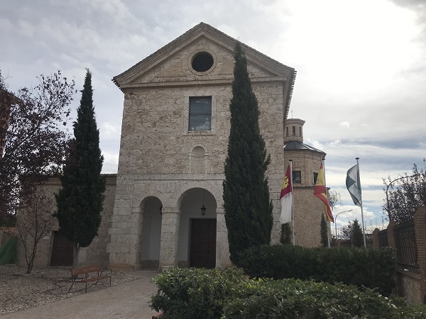 Vsita exterior de la antigua iglesia de San Alberto. Ocaña
