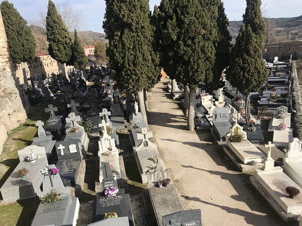 Vista panorámica de la parte baja del cementerio de Brihuega