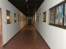 Pinacoteca en el interior de las salas