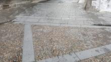  Pavimento empedrado, Plaza Mayor de la Puebla de Montalbán, Toledo.